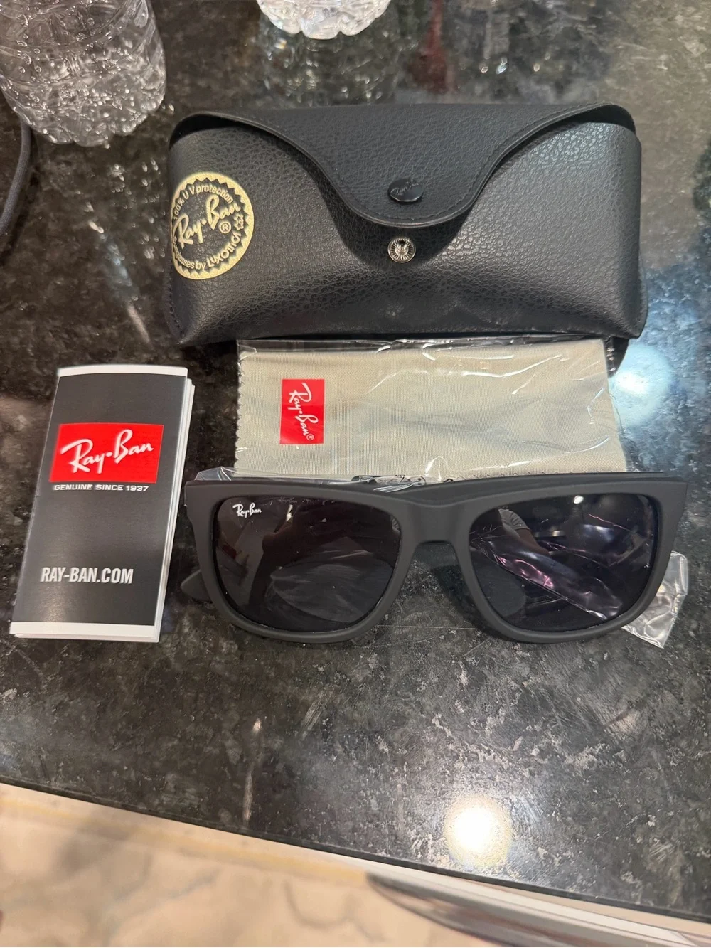 Ray-Ban sleek ray